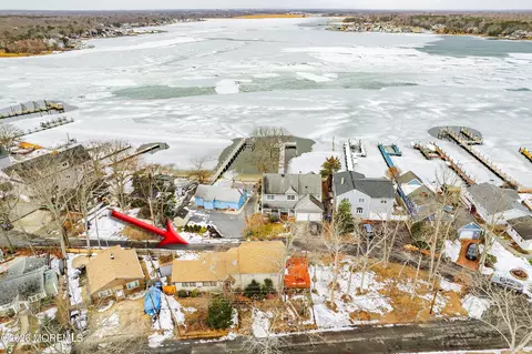 56 Tall Timber Dr, Brick, NJ 08723