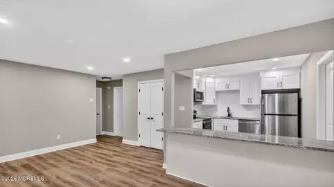 115 Amberly Dr #D, Manalapan, NJ 07726