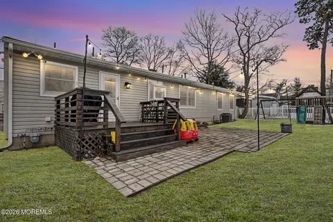 Exterior - 823 Maple Ave, Brick, NJ 08724 photo 1 of 3