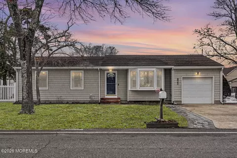 823 Maple Ave, Brick, NJ 08724
