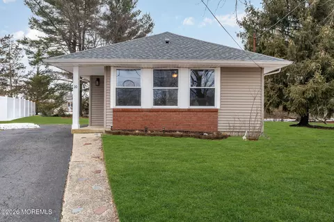 20 Catskill Ct, Toms River, NJ 08753