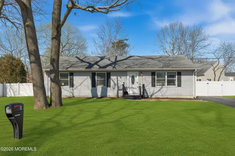 7 Letts Landing Rd, Waretown, NJ 08758
