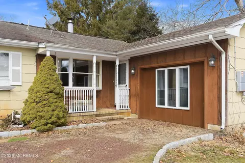 51 Oregon Ave, Waretown, NJ 08758 photo 3