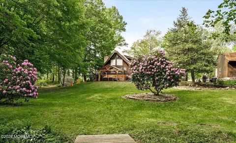 501 Circle Dr, Freehold, NJ 08501
