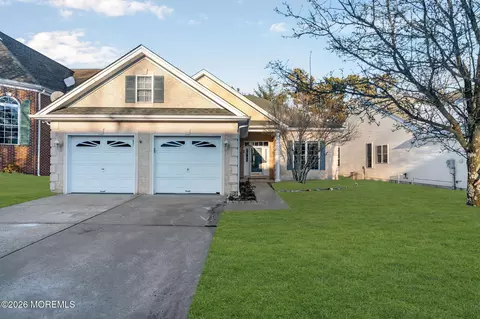 79 Oakmont Ln, Jackson, NJ 08527