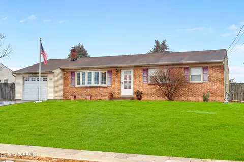 1036 Mulberry Pl, Toms River, NJ 08753