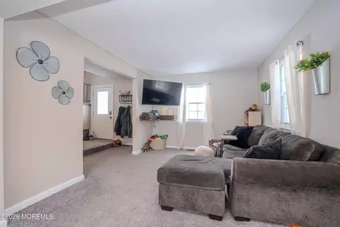 Entry Way - 129 Andover Rd, Jackson, NJ 08527 photo 3 of 6