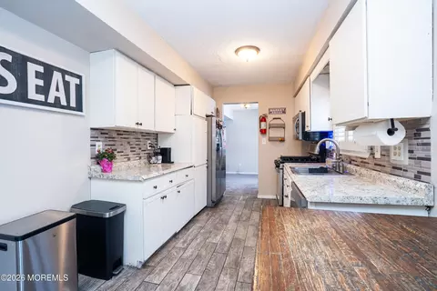 Kitchen - 129 Andover Rd, Jackson, NJ 08527 photo 1 of 3