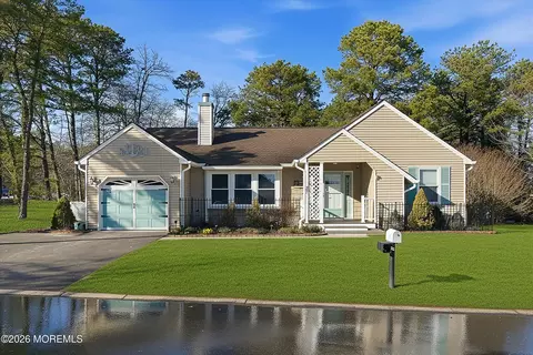 27 Amesbury Rd #64, Whiting, NJ 08759
