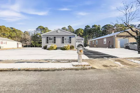 199 Cabrillo Blvd, Toms River, NJ 08757