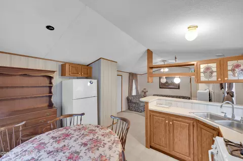 Dining - 17 E Trl, Brick, NJ 08724 photo 2 of 2