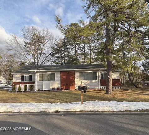 11 A Pheasant St, Manchester, NJ 08759