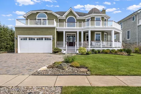 10 Imbrie Pl, Sea Bright, NJ 07760