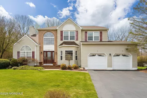 433 Meadowood Rd, Jackson, NJ 08527