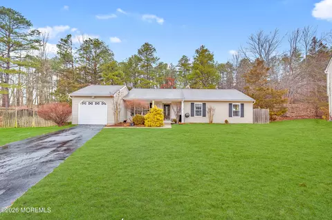 7 Deck Ct, Howell, NJ 07731 photo 4