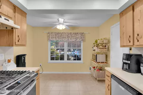 7 Deck Ct, Howell, NJ 07731 photo 10