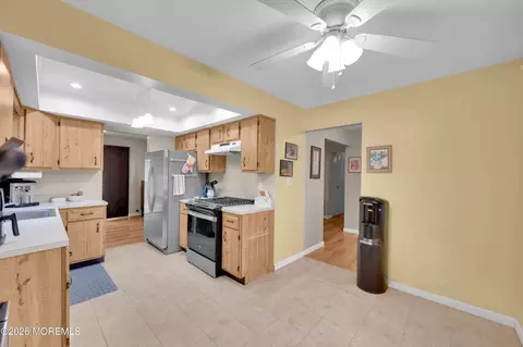 7 Deck Ct, Howell, NJ 07731 photo 9