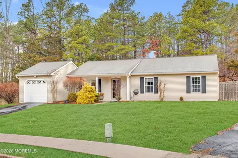 7 Deck Ct, Howell, NJ 07731 photo 2