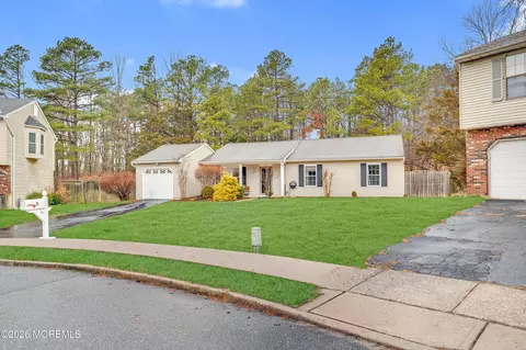 7 Deck Ct, Howell, NJ 07731 photo 5