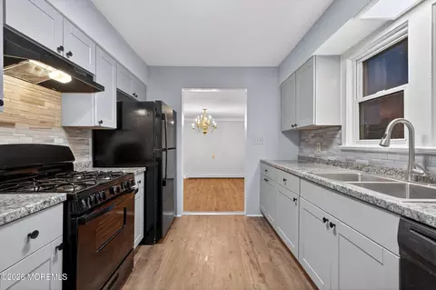 Kitchen - 49 Middlesex Rd #A, Matawan, NJ 07747 photo 2 of 3