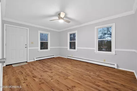 Living - 49 Middlesex Rd #A, Matawan, NJ 07747 photo 3 of 4