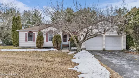1131 Carolina St, Lakewood, NJ 08701