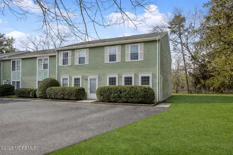 1311 Paris Ct, Lakewood, NJ 08701