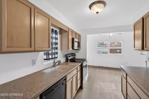 Kitchen - 11 Cedar Rd, Brick, NJ 08723 photo 3 of 4