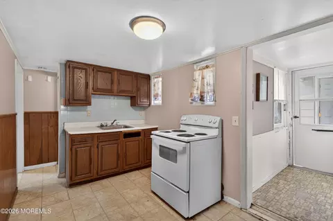 Entry Way - 11 Cedar Rd, Brick, NJ 08723 photo 4 of 4