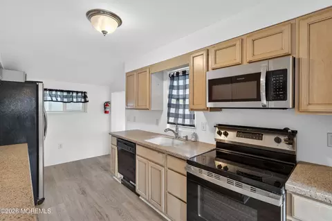 Kitchen - 11 Cedar Rd, Brick, NJ 08723 photo 1 of 4
