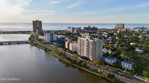510 Deal Lake Dr #8J, Asbury Park, NJ 07712