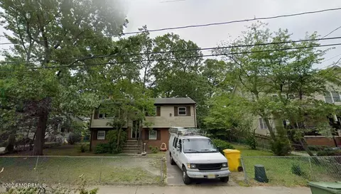 32 13th St E, Lakewood, NJ 08701