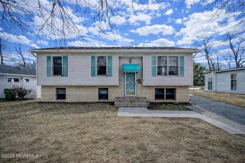 36 Richardson Ave, Eatontown, NJ 07724