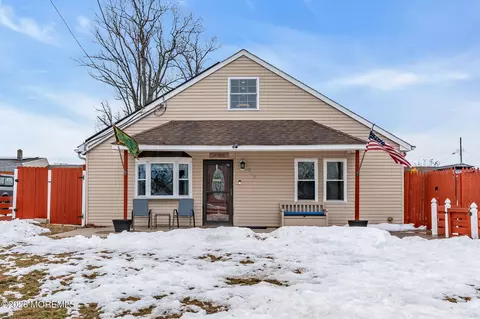 824 5th St, Union Beach, NJ 07735