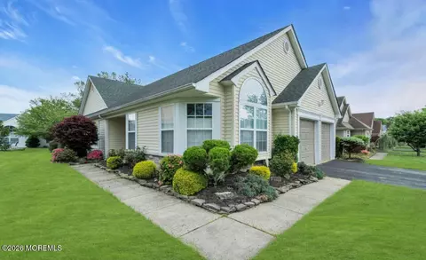 2927 Rock Hill Ln, Toms River, NJ 08755