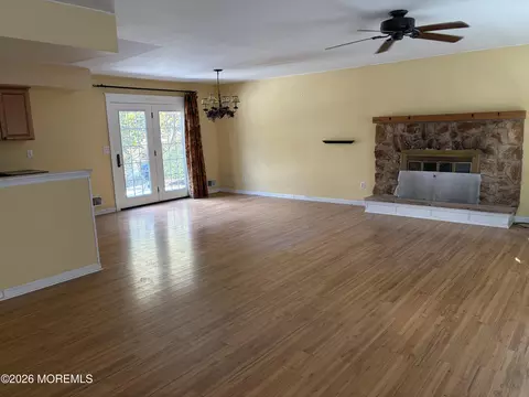 609 Knollwood Ter, Brick, NJ 08724