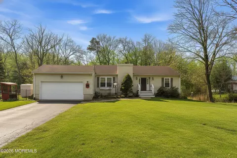 638 Freehold Rd, Jackson, NJ 08527