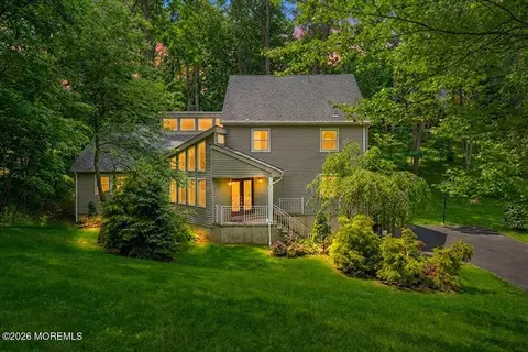57 Reids Hill Rd, Morganville, NJ 07751