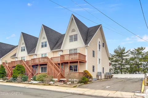 111 K St #C9, Seaside Park, NJ 08752