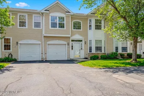 258 Shinnecock Dr, Manalapan, NJ 07726