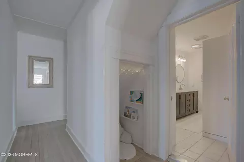 Entry Way - 80 Bingham Ave, Rumson, NJ 07760 photo 5 of 6