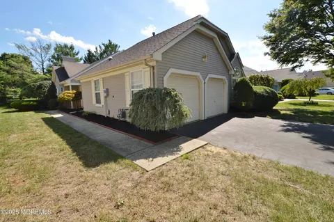 2976 Fieldcrest Ln, Toms River, NJ 08755
