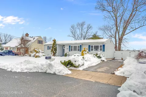 932 Harrison Rd, Toms River, NJ 08753
