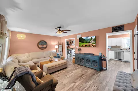 Entry Way - 321 Letts Ave, Forked River, NJ 08731 photo 2 of 3