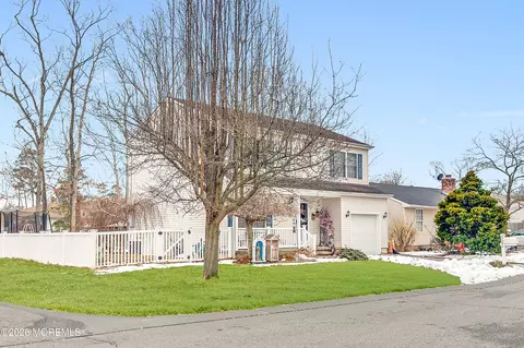 Exterior - 321 Letts Ave, Forked River, NJ 08731 photo 2 of 8