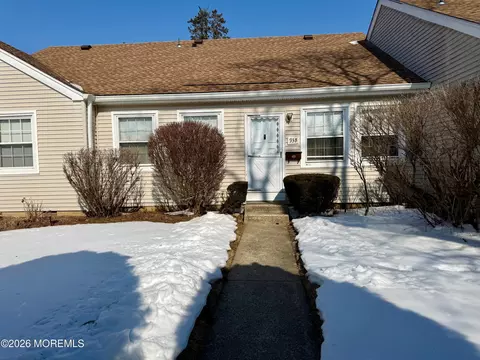93 Halls Croft Rd #B, Freehold, NJ 07728