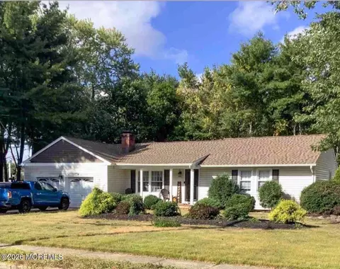 586 Peter Ave, Toms River, NJ 08753