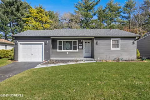 1074 Edgebrook Dr S, Toms River, NJ 08757