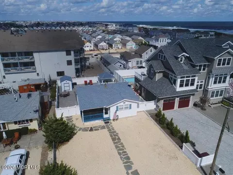 22 21st Ave, Seaside Park, NJ 08752