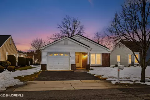 15 Frilham Ln, Manchester, NJ 08759
